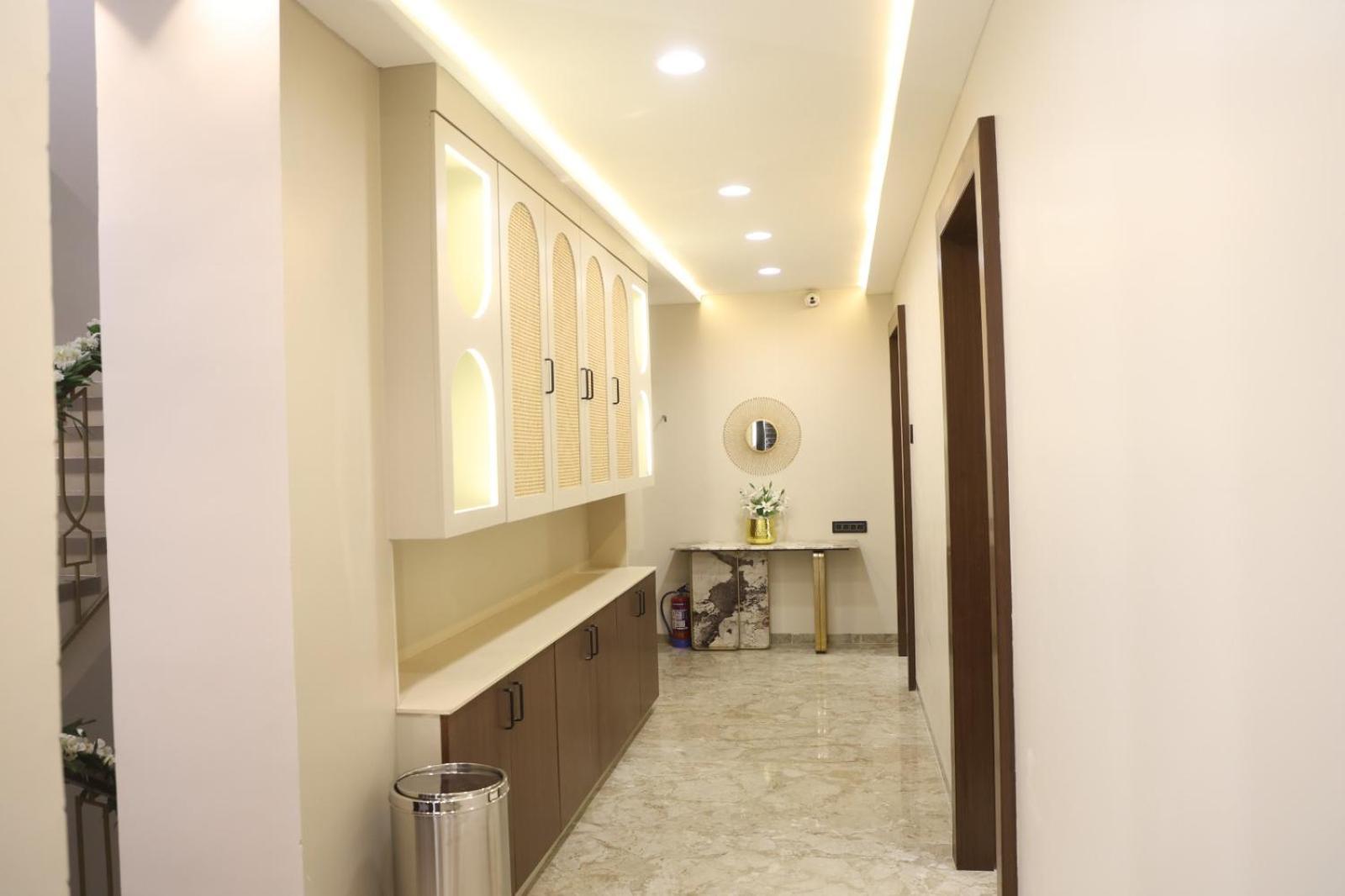 The Meera Hotel Ujjain Exterior photo